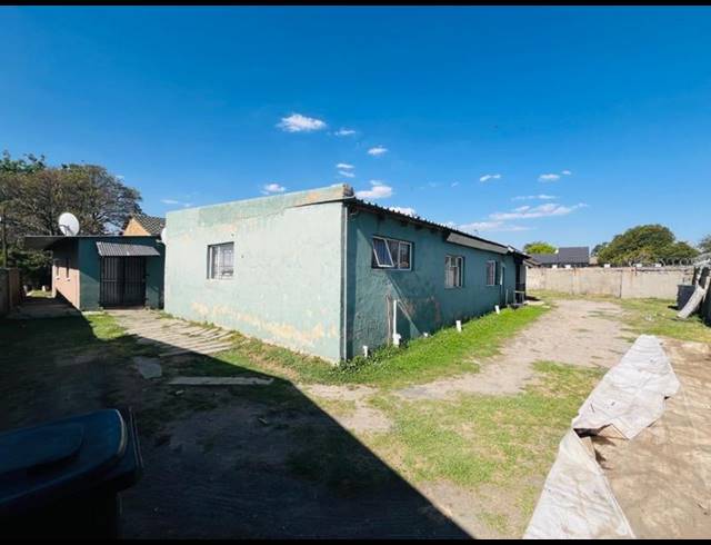 15 BEDROOM HOUSE FOR SALE IN RHODESFIELD